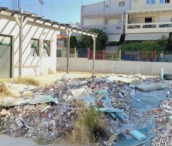 Βίκυ Κακαμπούκη: «Το θέατρο του παραλόγου στον Δήμο Παλλήνης συνεχίζεται»